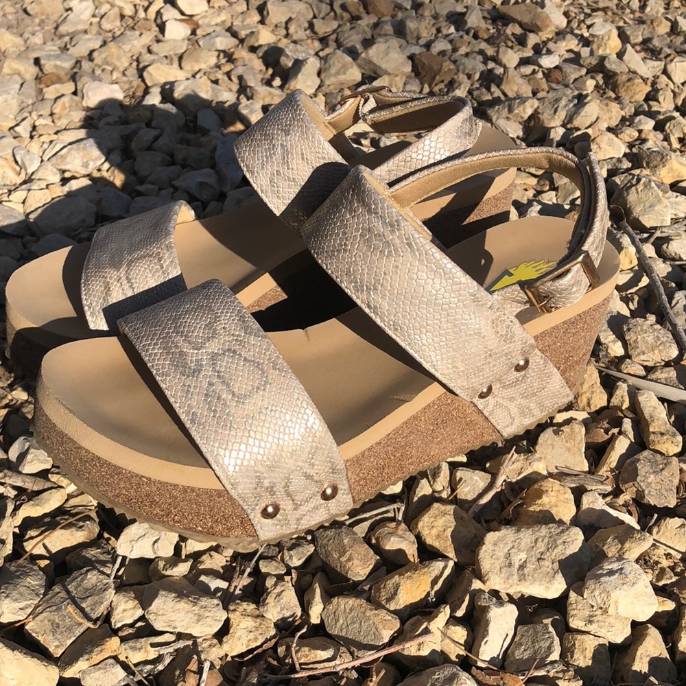 Volatile metallic snake print wedges